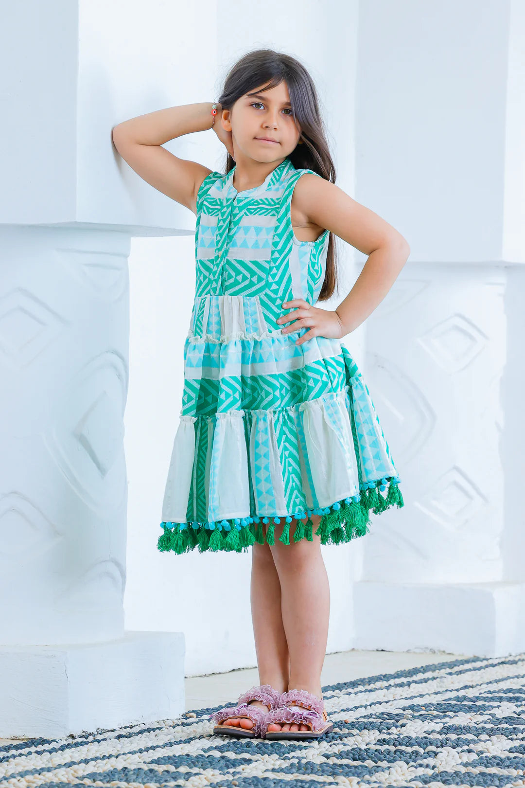 Sleeveless jacquard dress green